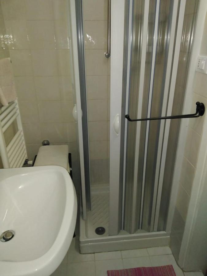 Albergo Cavour Self Check-In Livorno Exterior foto